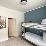 Luxomes: Zentrum Sued 3*