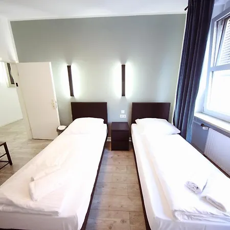 Luxomes: Zentrum Sued 3*