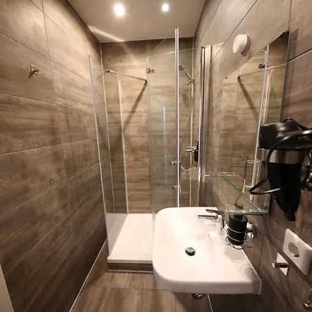 Luxomes: Zentrum Sued 3* Нюрнберг