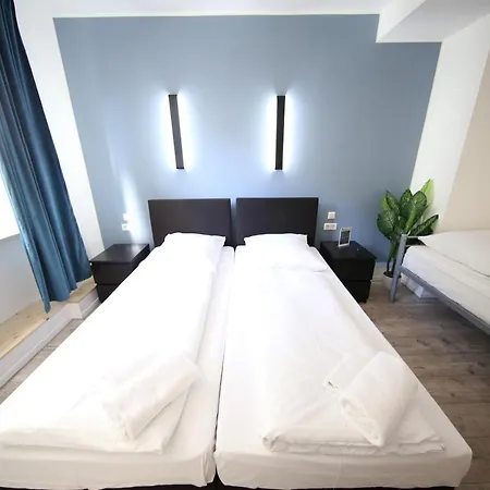 Luxomes: Zentrum Sued 3* Нюрнберг