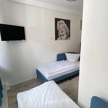 Luxomes: Zentrum Sued 3* Нюрнберг