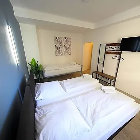 Luxomes: Zentrum Sued Hotel apartamentowy 3*