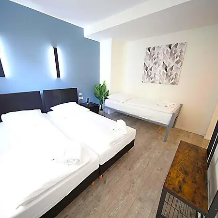 Luxomes: Zentrum Sued 3*