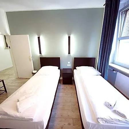 Luxomes: Zentrum Sued 3*