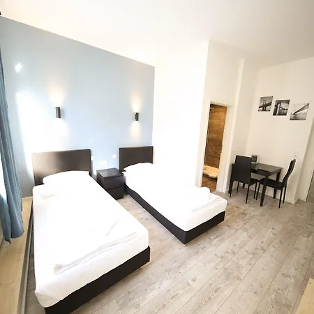 Апарт-отель Luxomes: Zentrum Sued 3*